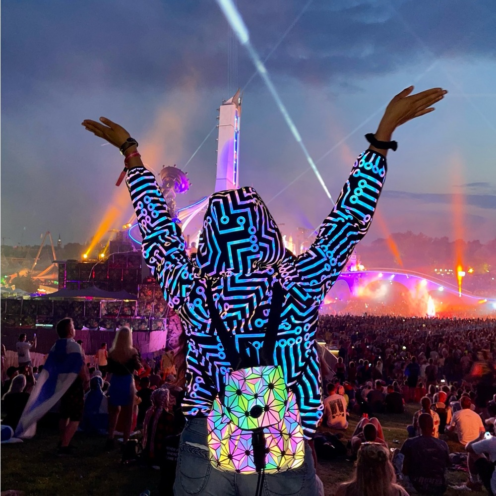 Geometric Reflective Luminous Backpack - Picture 13 of 16